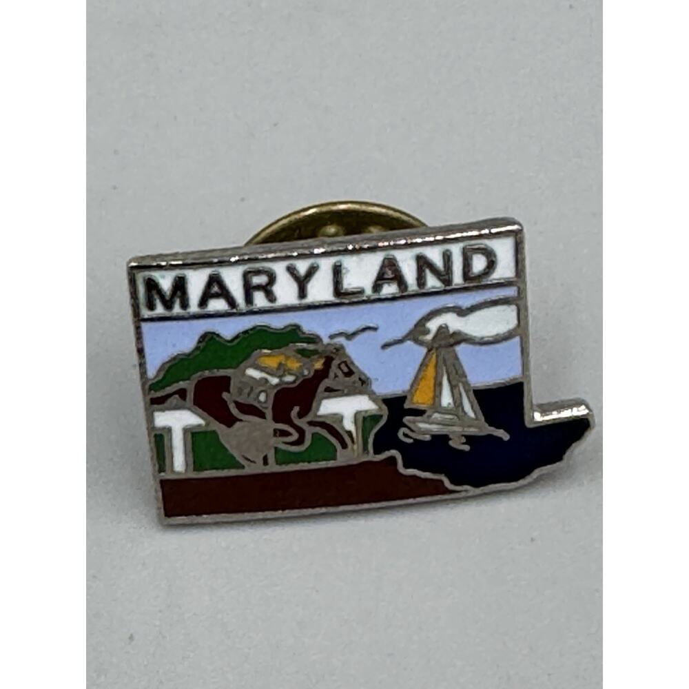 VTG Maryland State Jockey On Horse & Sailboat Silver Tone Enamel Lapel Pin